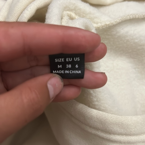 Size, medium - Picture 3 of 3